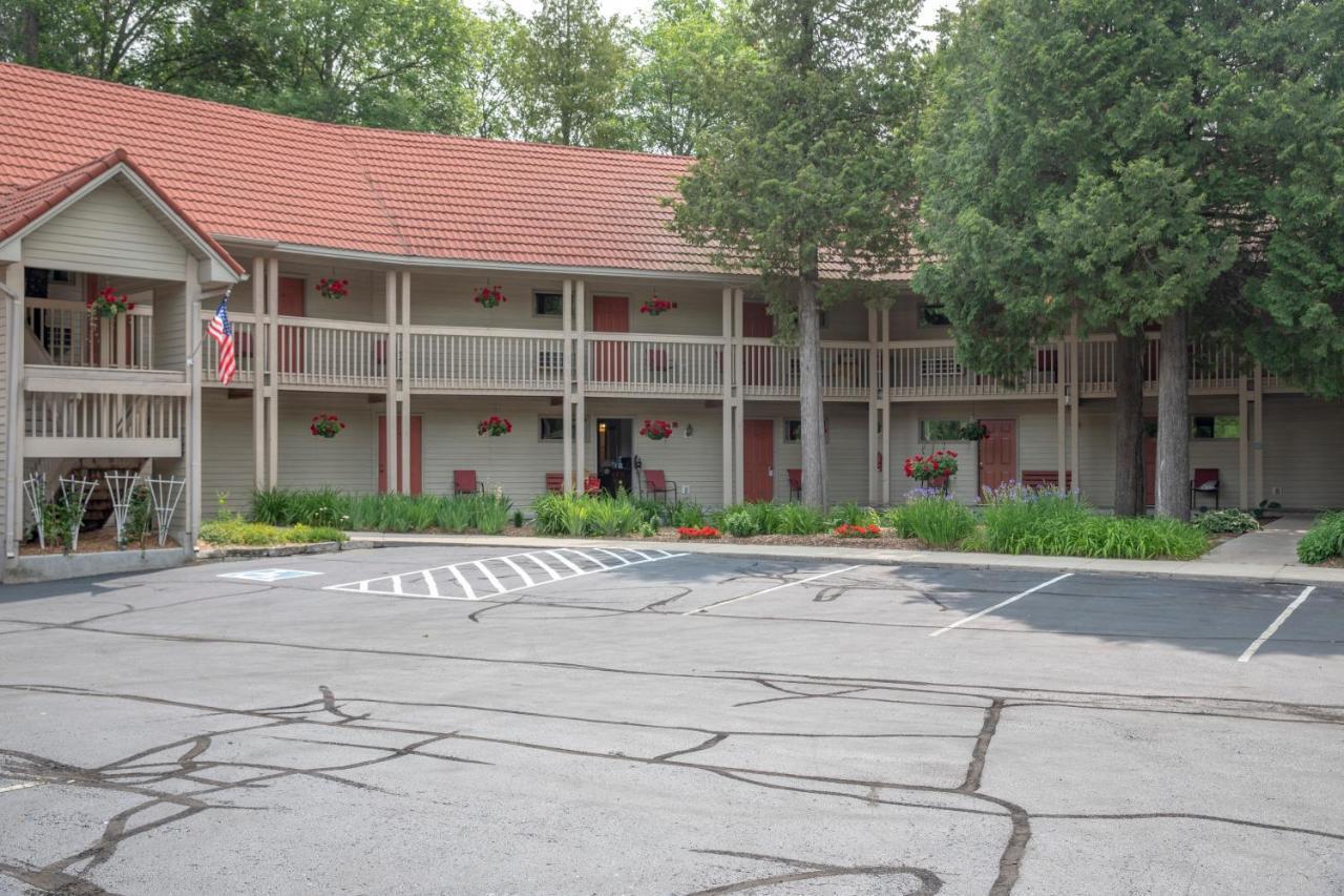 Ridges Inn & Suites Baileys Harbor Exterior foto